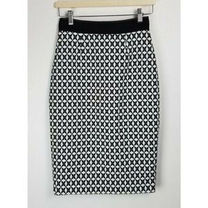 Banana Republic Sz. 0 Woven Star Jacquard Black & White Pencil Skirt Back Slit